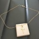 Collier pendentif petite croix minimaliste en plaqué or 18 carats 