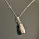 Collier pendentif petite poupée russe en argent 925/000 sur chaine 