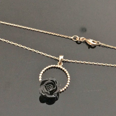 Collier plaqué or 18 carats anneau rose noire sur chaine maille diamantée 