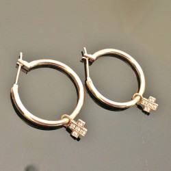 Boucles d'oreilles créoles plaqué or 18 carats pendantes croix zirconium