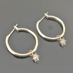 Boucles d'oreilles créoles plaqué or 18 carats petites étoiles zirconium