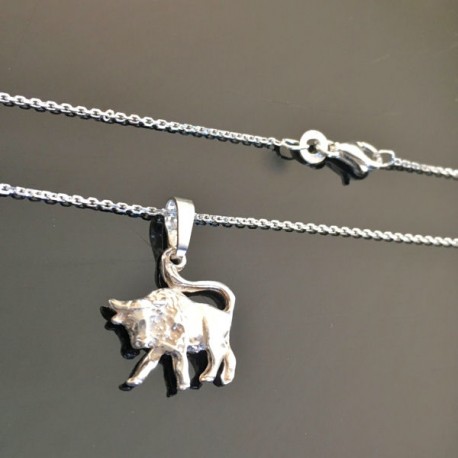 Collier argent 925/000 pendentif signe du zodiaque taureau sur chaine 