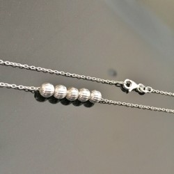 Collier argent 925/000 perles travaillées sur fine chaine longueur 42 cm