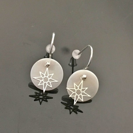 Boucles d'oreilles argent 925/000 étoiles du nord et nacre naturelle