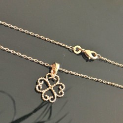 Collier trèfle coeur en plaqué or 18 carats sur belle chaine longueur 42 cm