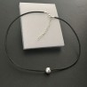 Collier ras de cou cordon cuir noir véritable et perle boule argent 925/000 