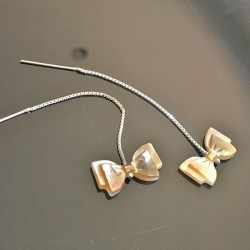 Boucles d'oreilles chainettes argent 925/000 petits noeuds nacre naturelle 