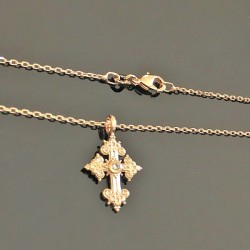 Collier pendentif croix plaqué or 18 carats sur chaine