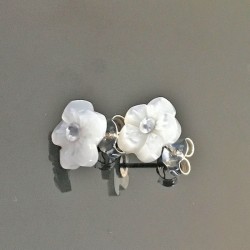 Boucles d'oreilles argent 925 puces fleurs nacre naturelle cristal swarovski