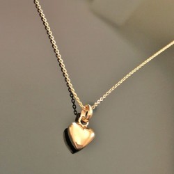 Collier ras de cou plaqué or 18 carats pendentif petit coeur bombé 