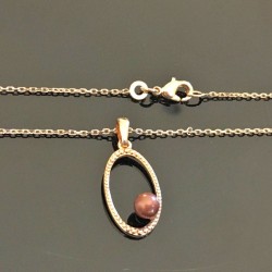 Collier pendentif ovale en plaqué or 18 carats et perle moka sur chaine