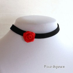 Collier ras de cou noir et rose rouge textile