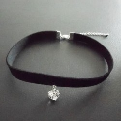 Collier glamour ras de cou noir perle de cristal filigranée