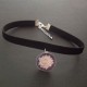 Collier glamour ultra chic pendentif médaillon rose blanche