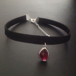 Collier chic de soirée ultra glamour ras de cou pendentif goutte rouge rubis