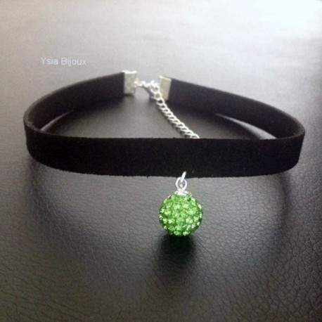 Collier chic de soirée ras de cou ultra glamour pendentif boule cristal vert